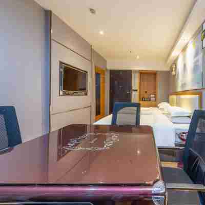 羽梵酒店（高州城東客運站店） Rooms