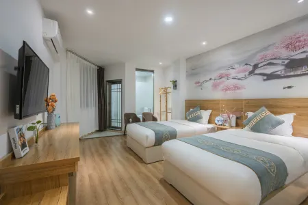 Duyun Poly Hotel (Passenger Terminal) Отели рядом со станцией Duyun Railway Station