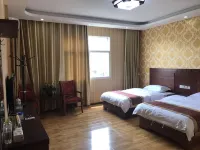 硯山聖潔商務飯店