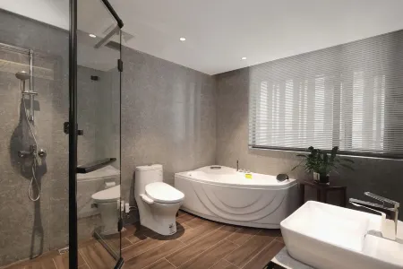 Grand Jiankang Hotel Отели рядом с достопримечательностью «Nanjing Institute of Space Management»