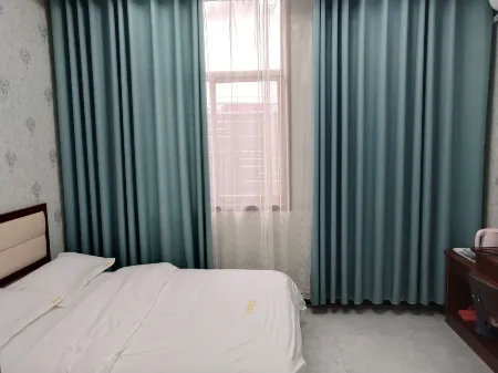 Weihui Haoting Hotel Отели в г. Вэйхуэй