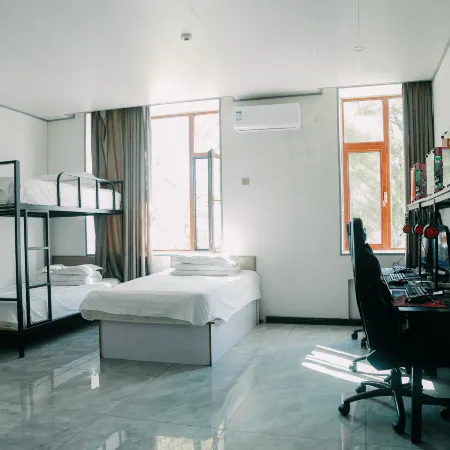 Wanjia Electric Sports Hotel