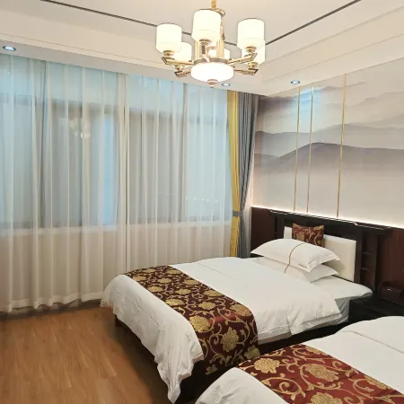 Guanling Hongyue Boutique Hotel (Yongning Middle School)