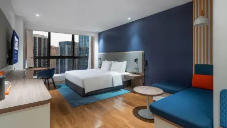 Holiday Inn Express Chengdu High-Tech Zone Отели рядом с достопримечательностью «Singapore-Sichuan Hi-Tech Innovation Park»