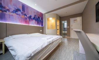 100 Inn Chain Inn (Shanghai Tianshan Bingu Plaza Wening Road Subway Station)