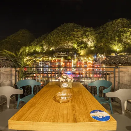 Xiaoshuchuan Riverside View Guesthouse (Zhenyuan Ancient Town)