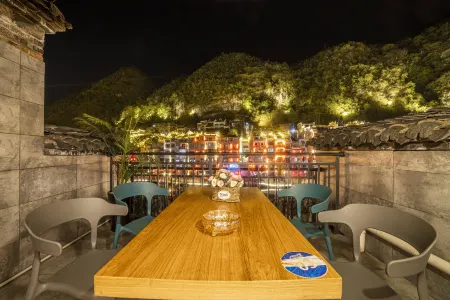 Xiaoshuchuan Riverside View Guesthouse (Zhenyuan Ancient Town) Отели рядом с достопримечательностью «New Bridge»