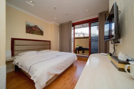 Chishui Jinyu Garden Grand Hotel Отели рядом с достопримечательностью «Chishui Ancient City Wall»