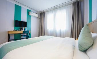 Yueji Qingju Hotel (Nanjing East Road South store)