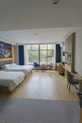 Xinhua Business Hotel