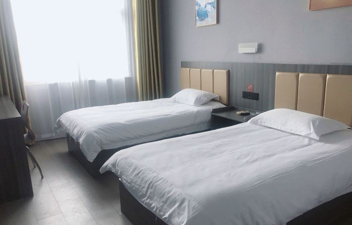 Home Inn Huaxuan Select Hotel (Huaxuan Select Hotel, Suchang West Road, Dongping County, Tai'an)