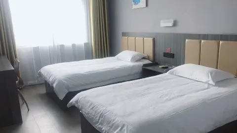 Home Inn Huaxuan Select Hotel (Huaxuan Select Hotel, Suchang West Road, Dongping County, Tai'an) in 동핑