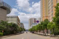 Qujing Yishi Yihe Hotel (Cuifeng Road, Qilin District) - 3-نجوم