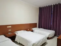 Qichunping Hotel Hotels in Langao