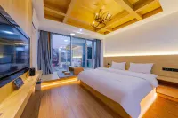 Small Seven Hole Backyard Boutique B&B Hotels in Xiaoqikong Scenic Area(West Gate Area)