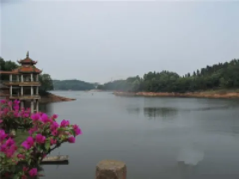 7 Days Premium Hotel (Chengdu Renshou European Street)