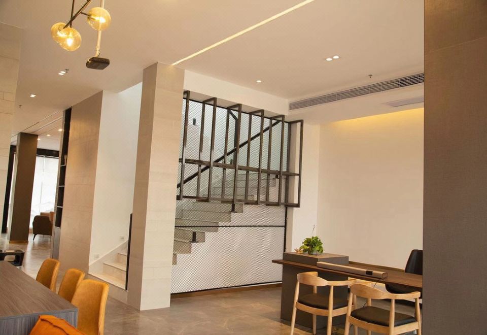 4. Airhouse..