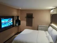 IU Hotel (Qufu Kongmiao South Gate Street) - balkon