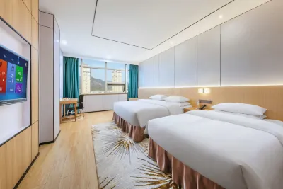 Elong Deluxe International Hotel (Tiantai Mountain High-speed Railway Station)