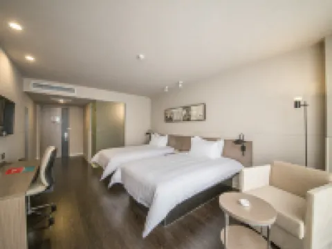 Jinjiang Inn Select (Xiaogan Changzheng Road Sports Center) Hotels in Xiaogan