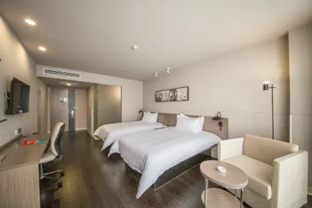 Jinjiang Inn Select (Xiaogan Changzheng Road Sports Center)