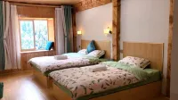 Yourlan Hotel - Balkoner