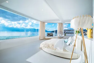 Guyue Yueyaju Lake View Guesthouse Отели в г. 