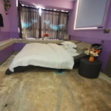 Countryside Wind Theme Apartment