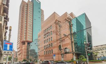 Eisen Light Luxury Hotel (Nanjing East Road Branch, Bund)