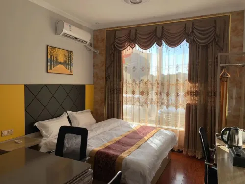 Zhijiang Hongyunlai Business Hotel