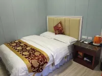 Xiaopuding Hotel (Huaihua Railway Station Bubugao Plaza Branch)