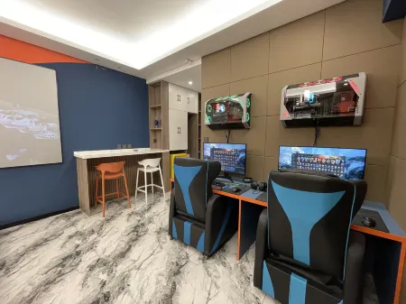 Ai e-sports·Selection Apartment (Ranghu Road Wanda Store) Отели рядом с достопримечательностью «Daqing Normal University»