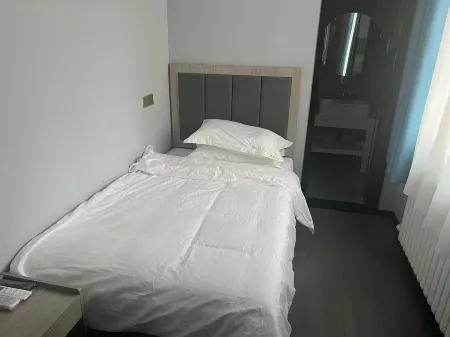 Jingpin Hotel (Lanzhou West Railway Station)