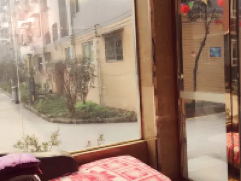 이빈 진위안 비즈니스 호텔