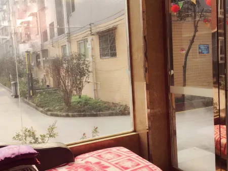 Yibin Jinyuan Business Hotel