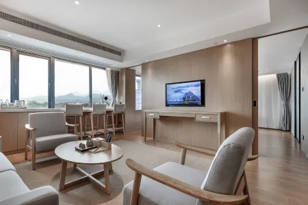 Tonghua Hotel