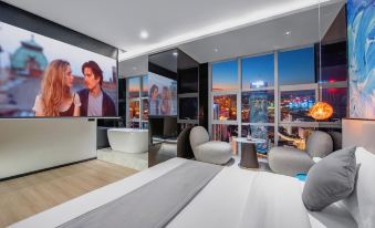 Anyun · Kaman Hotel