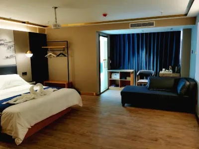 Luohe Xihai Hehui Hotel Hotels near Xu Shen Culture Park