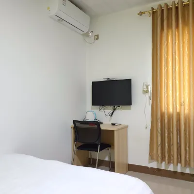 Yingfeng Xiaozhan Hotel Hotels near Yingxi Fenglin Corridor