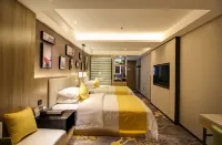 Yincheng Holiday Hotel (Zhumadian West High-speed Railway Station)