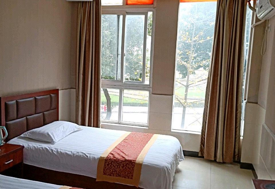 Anlu Hongfu Hotel
