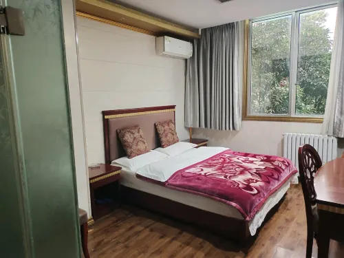 Cangxi Youth Business Hotel