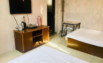 Baoying Qizhong Hostel