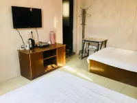 Baoying Qizhong Hostel