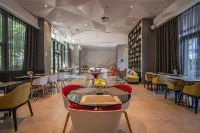 Lereal Inn (Ningbo East New Town Convention and Exhibition Center)