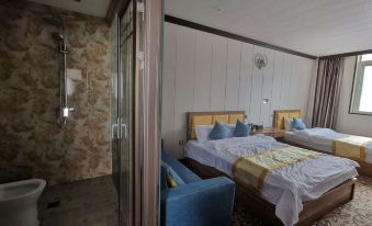 Gongjue Junyi Hotel