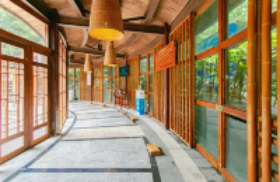 Poly Hot Spring Spa Hotel