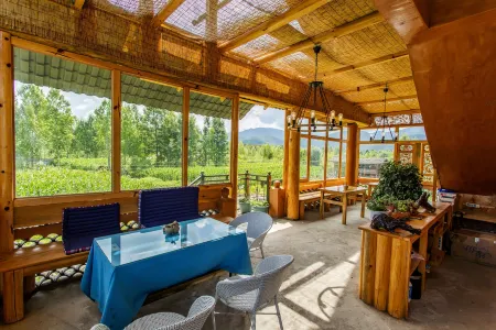 Luguhu Haier Mingzhu Inn Отели рядом с достопримечательностью «Five branches»