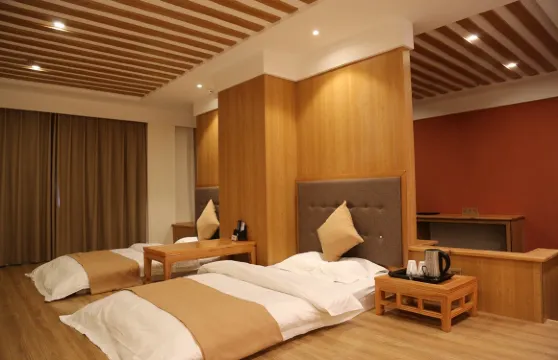 合作雲朵大酒店