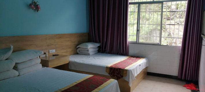 Linshuiyan Daxu Farmhouse Hotel di Linshui
